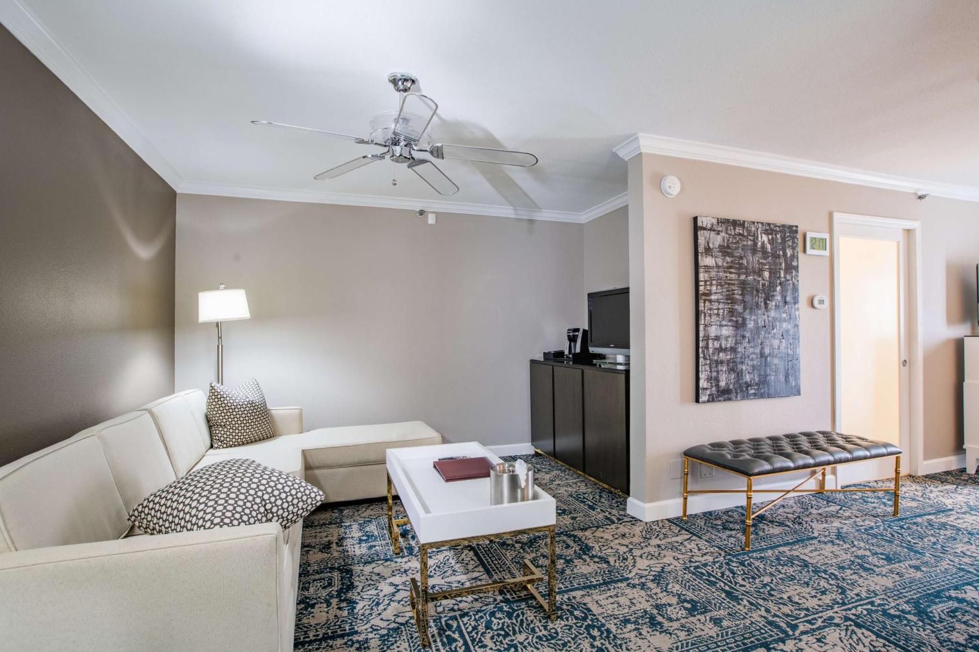 The Burgundy Hotel, Tapestry Collection By Hilton Little Rock Bagian luar foto