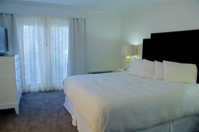 The Burgundy Hotel, Tapestry Collection By Hilton Little Rock Bagian luar foto